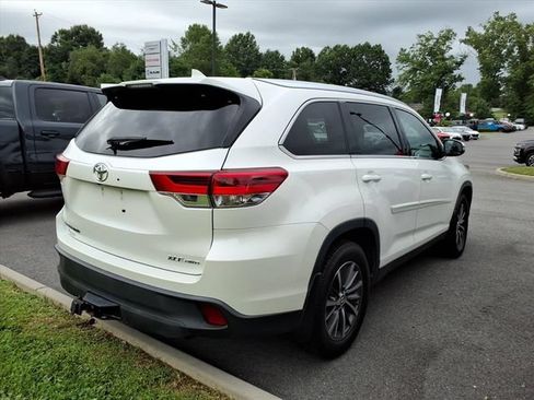 Used 2019 Toyota Highlander XLE AWD/4WD image 6