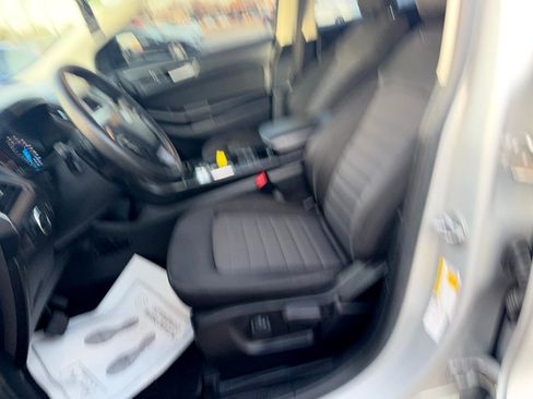 Used 2019 Ford Edge SE image 9