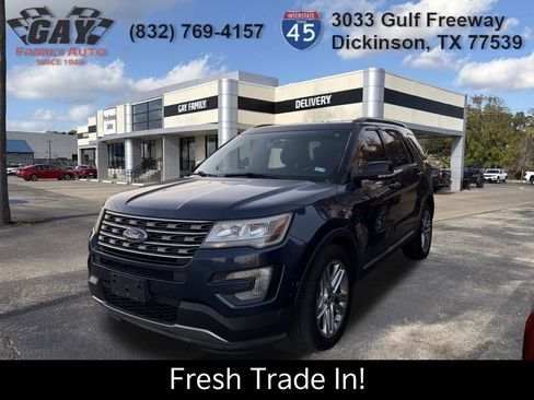 Used 2017 Ford Explorer XLT w/ Equipment Group 202A image 3