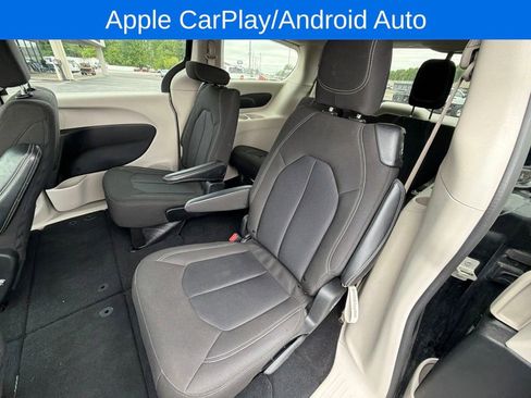 Used 2023 Chrysler Voyager LX FWD image 10