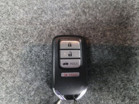 Used 2018 Honda Accord LX image 32