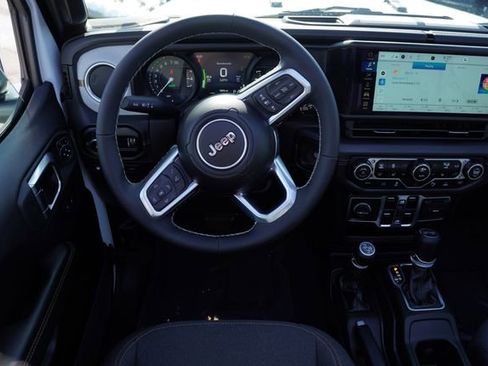 Certified 2025 Jeep Wrangler Unlimited Sahara w/ Safety Group image 21