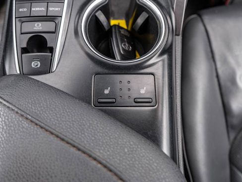 Used 2018 Toyota Camry XLE FWD image 26