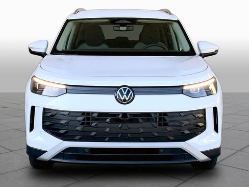 Used 2026 Volkswagen Tiguan S image 4