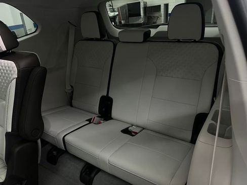 Used 2025 GMC Acadia Denali w/ Super Cruise Package AWD/4WD image 29