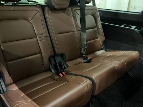 Used 2024 Lincoln Navigator L Reserve AWD/4WD image 17