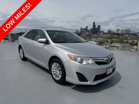 Used 2012 Toyota Camry LE FWD image 1
