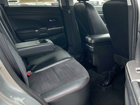 Used 2024 Mitsubishi Outlander Sport SE image 13