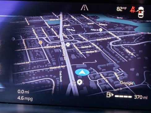 Used 2024 Volvo XC40 B5 Plus w/ Climate Package image 8