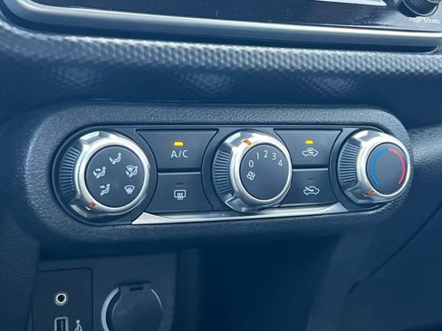 Used 2024 Nissan Kicks S image 23