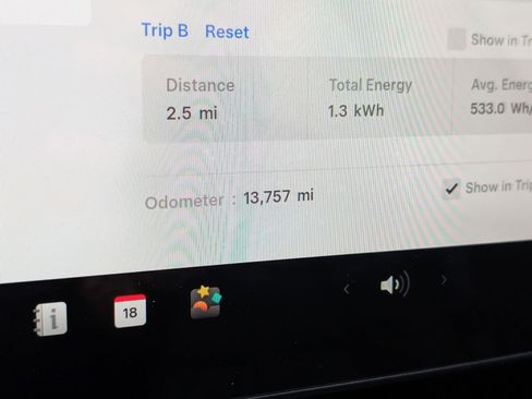 Used 2025 Tesla Model Y Long Range image 26