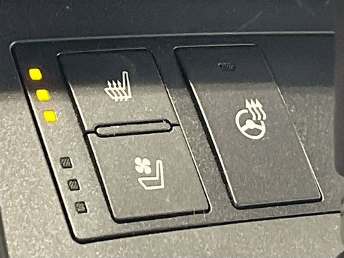 Used 2021 Lexus IS 300 w/ Comfort Package image 20