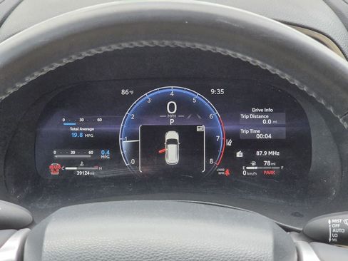 Used 2023 Toyota Highlander Platinum FWD image 16