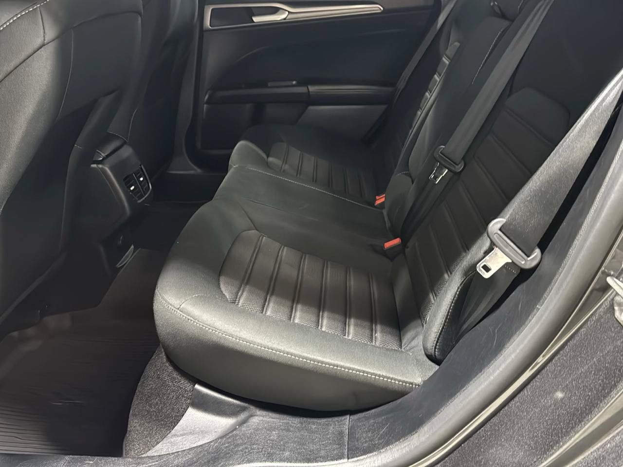 Used 2020 Ford Fusion SE AWD/4WD image 15