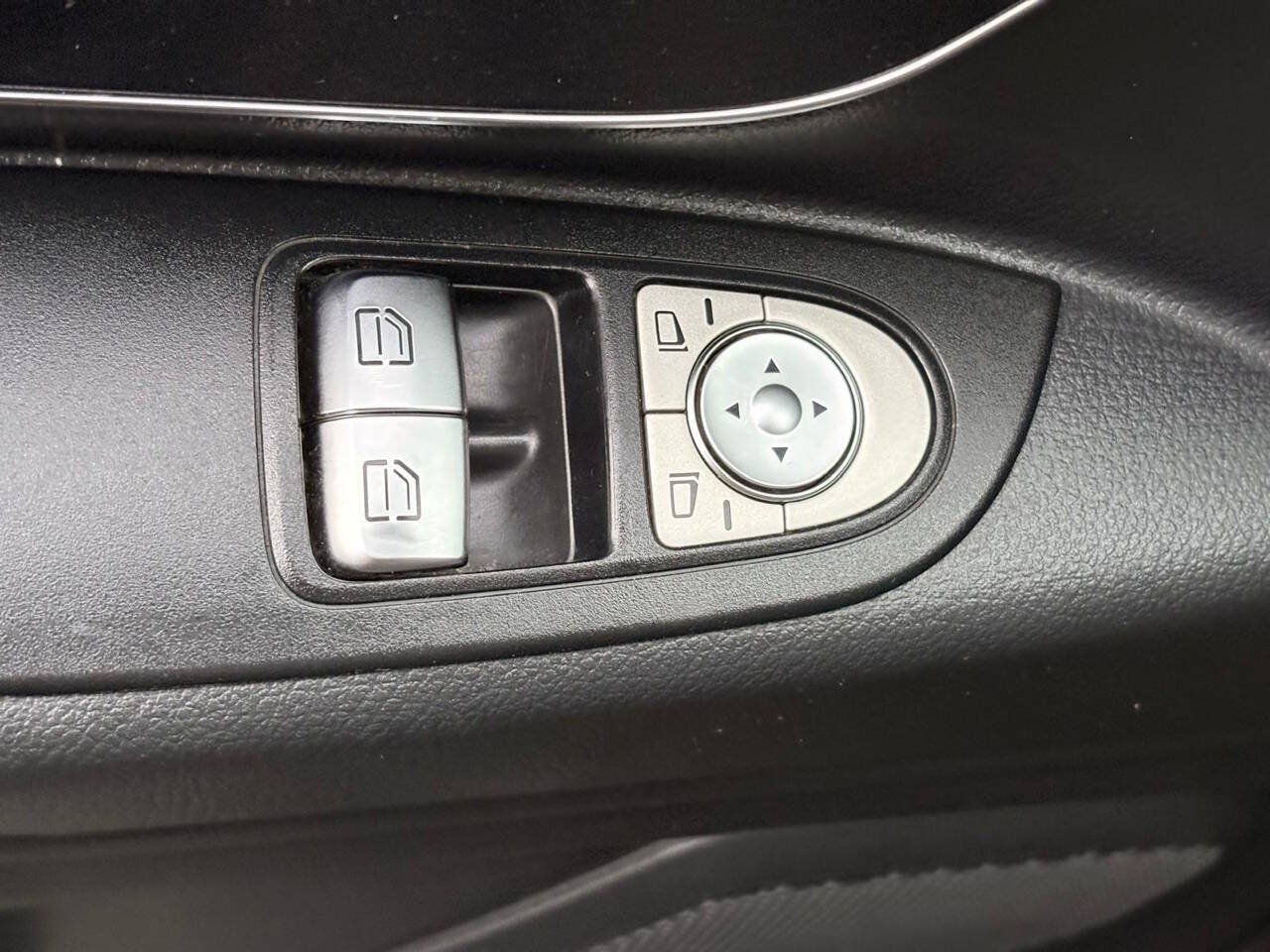 Used 2018 Mercedes-Benz Metris Passenger image 21