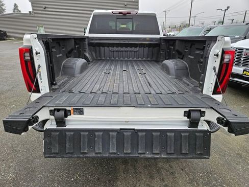 Used 2024 GMC Sierra 3500 Denali Ultimate AWD/4WD image 10