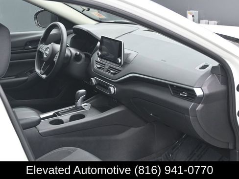 Used 2025 Nissan Altima 2.5 S FWD image 6