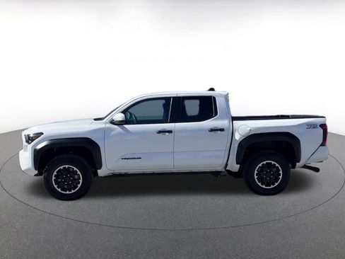 Used 2025 Toyota Tacoma TRD Off-Road image 9