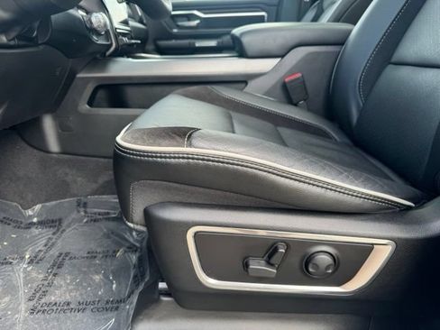 Used 2025 RAM 1500 Laramie AWD/4WD image 5