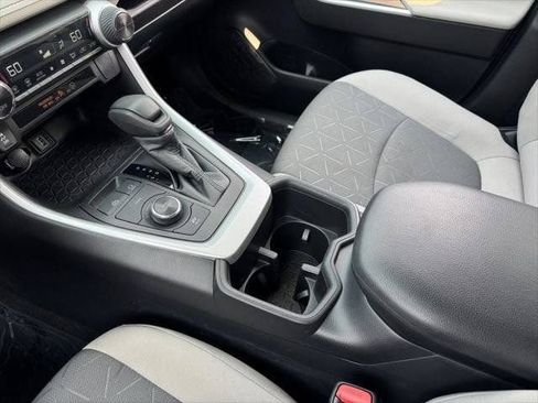 Certified 2022 Toyota RAV4 XLE w/ Carpet Mat Package (TMS) AWD/4WD image 86
