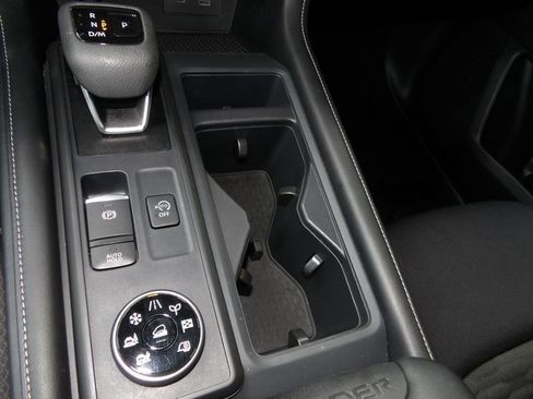 Certified 2024 Nissan Pathfinder S image 27