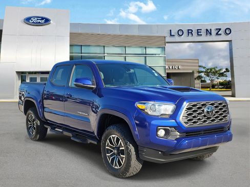 Used 2022 Toyota Tacoma TRD Sport image 3