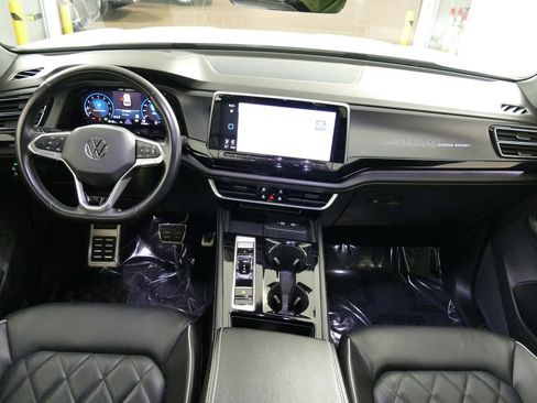 Used 2024 Volkswagen Atlas Cross Sport SEL Premium R-Line image 9