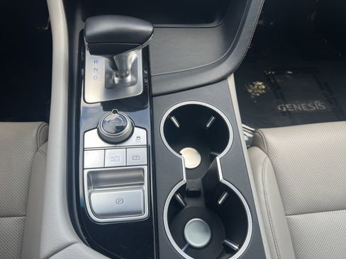 Used 2022 Genesis G70 2.0T image 16