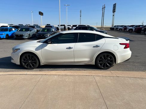 Used 2017 Nissan Maxima SR w/ Midnight Edition FWD image 8