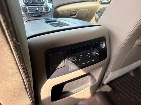 Used 2017 Chevrolet Suburban Premier AWD/4WD image 28
