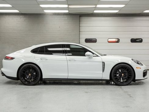 Used 2023 Porsche Panamera image 3