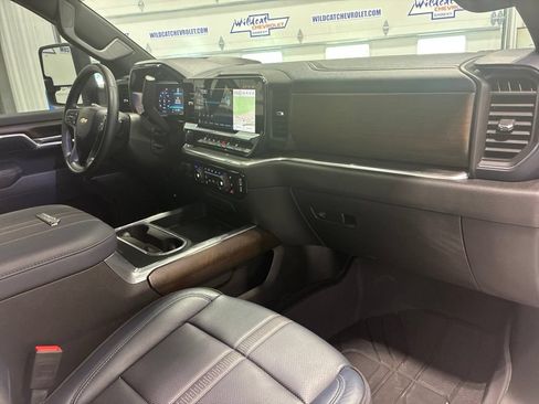 Used 2025 Chevrolet Silverado 3500 High Country w/ High Country Premium Package AWD/4WD image 48