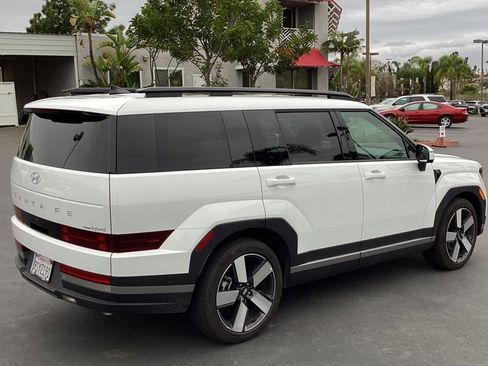 Used 2025 Hyundai Santa Fe Limited image 2