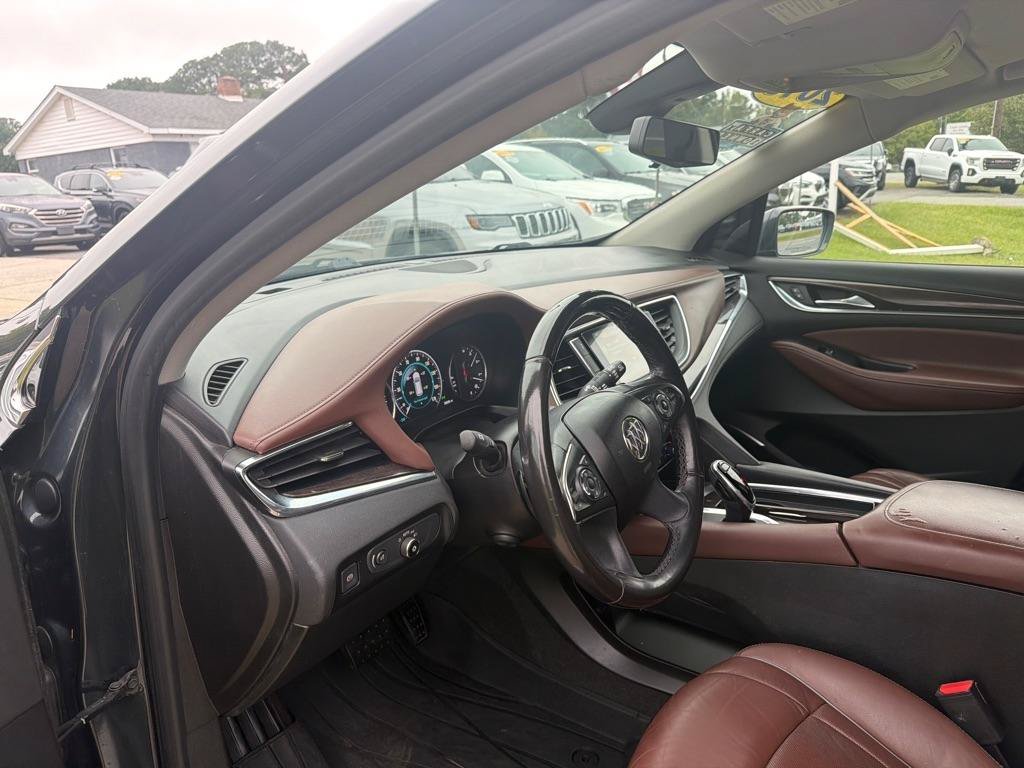 Used 2018 Buick Enclave Avenir w/ Avenir Technology Package FWD image 17