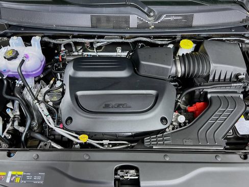 New 2027 Chrysler Pacifica LX FWD image 30