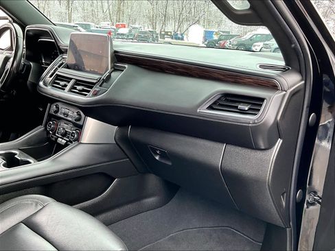 Used 2023 Chevrolet Suburban LT image 13