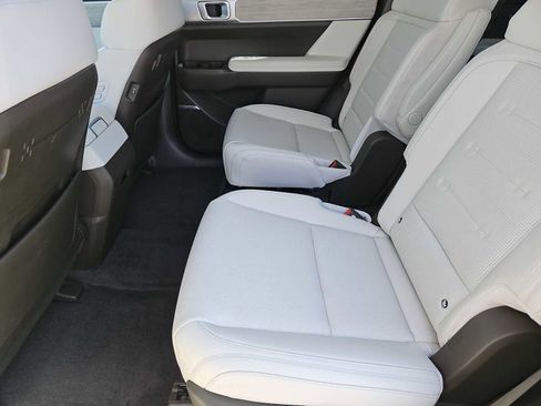 Used 2025 Hyundai Santa Fe Calligraphy AWD/4WD image 19