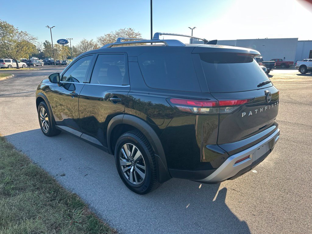 Used 2022 Nissan Pathfinder SL w/ Cargo Package FWD image 10