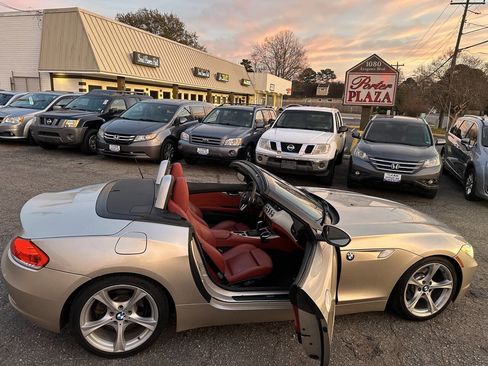 Used 2011 BMW Z4 sDrive30i image 24
