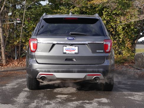 Certified 2017 Ford Explorer XLT w/ Equipment Group 202A image 19