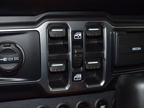 Used 2021 Jeep Gladiator Overland w/ Popular Equipment Package image 31