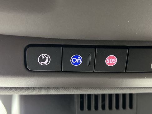 Used 2023 Chevrolet Suburban LT w/ Luxury Package image 29