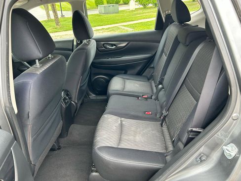 Used 2017 Nissan Rogue S AWD/4WD image 13