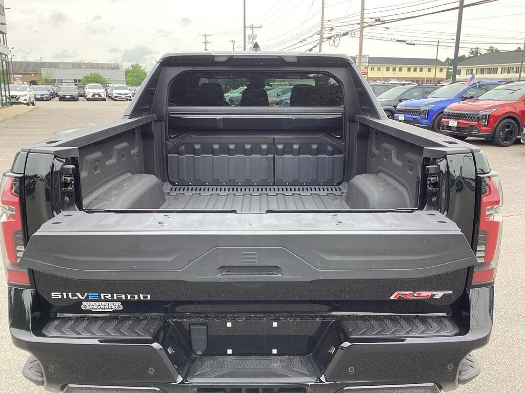 Used 2024 Chevrolet Silverado EV RST AWD/4WD image 6