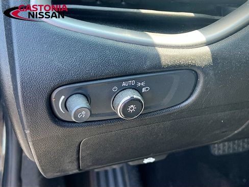 Used 2022 Chevrolet Malibu LS FWD image 13