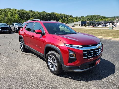 New 2025 Chevrolet Equinox LT w/ Convenience Package II image 2