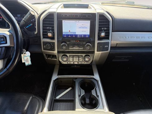 Used 2021 Ford F250 Lariat w/ Chrome Package image 11