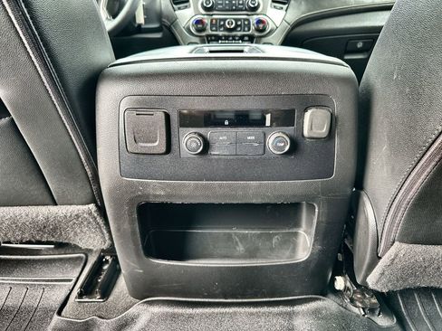 Used 2019 Chevrolet Suburban LT image 22