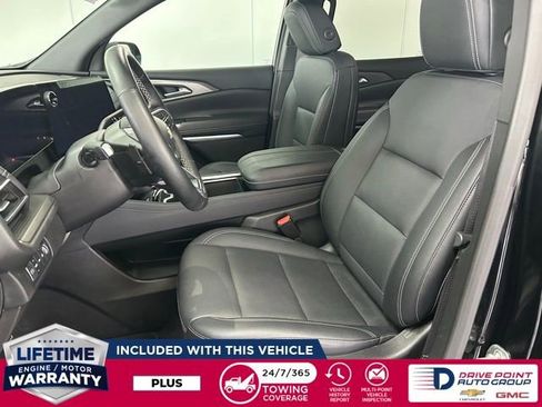 Used 2025 Chevrolet Traverse LT image 15