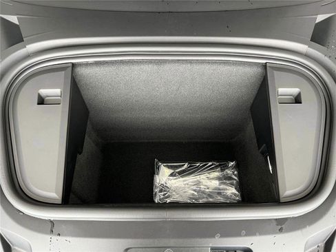 New 2026 Porsche Taycan GTS image 27